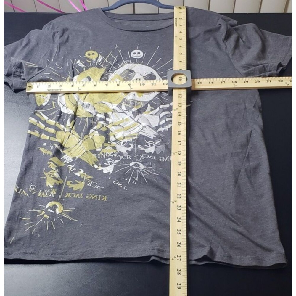 Disney Nightmare Before Christmas Tee Shirt L Gray Jack Skellington Halloween - Picture 6 of 8